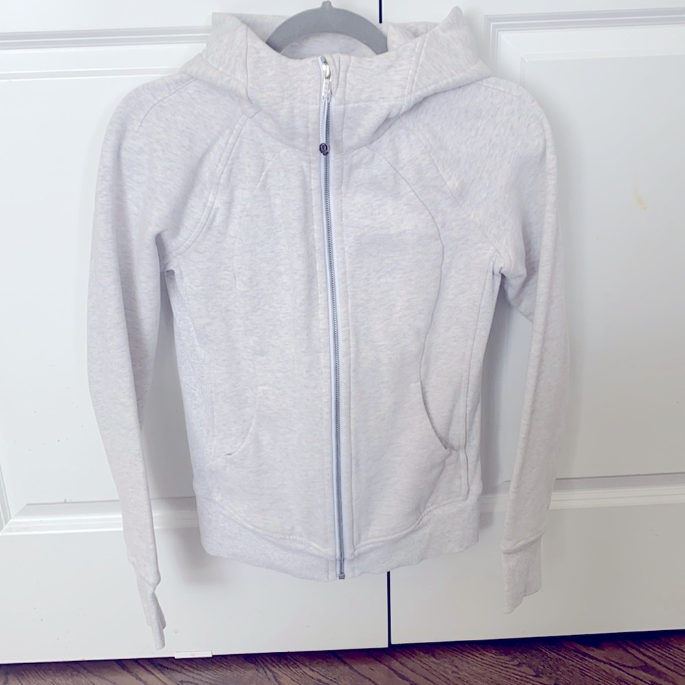 Lululemon Scuba Full-Zip Hopdie in size 4